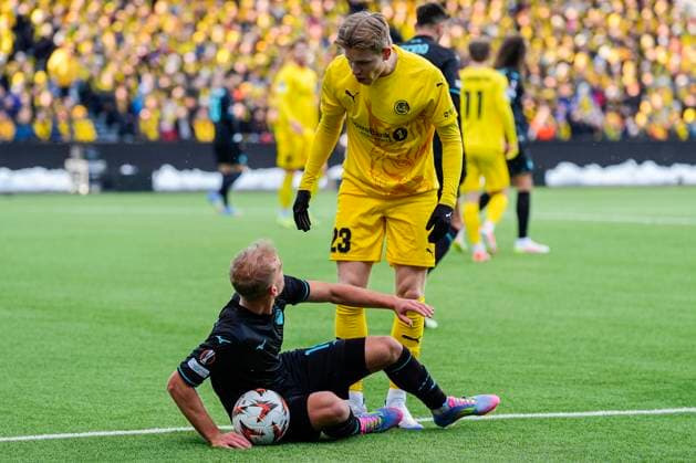 UEFA Europa League 24 25, quarterfinal, 1 match, Bodo Glimt Lazio Bodo 20250410 Bodo Glimts Jens Petter Hauge and Lazios Gustav Isaksen during the first UEFA Europa League quarterfinal match between Bodo Glimt and Lazio at Aspmyra Stadium in Bodo Photo Lise Aserud NTB Bodo Norge EDITORIAL USE ONLY RESTRICTED USE FOR BETTING COMPANIES  Copyright: xLisexAserudx xNTBx