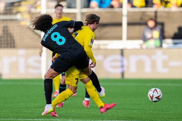 UEFA Europa League 24 25, quarterfinal, 1 match, Bodo Glimt Lazio Bodo 20250410 Bodo Glimts Patrick Berg and Lazios Matteo Guendouzi during the first UEFA Europa League quarterfinal match between Bodo Glimt and Lazio at Aspmyra Stadium in Bodo Photo Lise Aserud NTB Bodo Norge EDITORIAL USE ONLY RESTRICTED USE FOR BETTING COMPANIES  Copyright: xLisexAserudx xNTBx