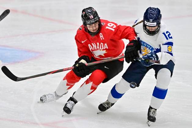 L-R Brianne Jenner (CAN) and Sanni Vanhanen (FIN) in action during the IIHF Women s World Championship, WM, Weltmeisterschaft Group A, match Canada vs Finland, in Ceske Budejovice, Czech Republic, on April 10, 2025. (CTKxPhoto VaclavxPancer) CTKPhotoP2025041008770  CTKPhotoP2025041008770