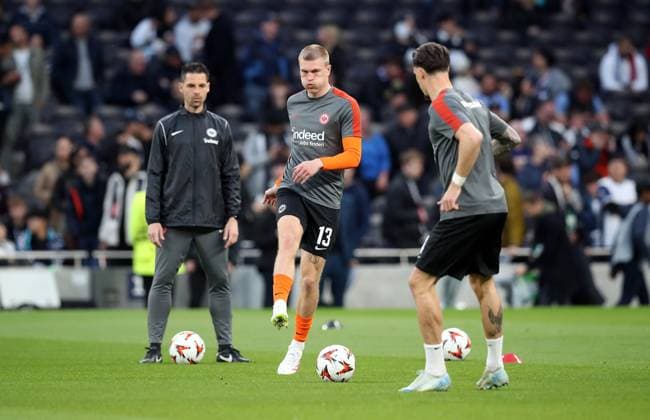 10 04 2025, xtgx, Football Europa League 1 4 Final, Tottenham Hotspur Eintracht Frankfurt v l Rasmus Kristensen Eintracht Frankfurt , Robin Koch Eintracht Frankfurt DFL DFB REGULATIONS PROHIBIT ANY USE OF PHOTOGRAPHS as IMAGE SEQUENCES and or QUASI VIDEO London