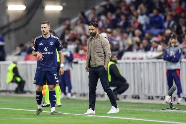 Olympique Lyonnais v Manchester United, ManU FC Manchester United Manager Ruben Amorim Manchester United defender Diogo Dalot (20) during the Olympique Lyonnais v Manchester United FC UEFA Quarter-Final 1st leg match at the OL Stadium, Lyon, France on 10 April 2025 Credit: Phil Duncan Every Second Media Editorial use only. All images are copyright Every Second Media Limited. No images may be reproduced without prior permission. Copyright: xIMAGO EveryxSecondxMediax ESM-1408-0004 PhilxDuncanx xEveryxSecondxMediax