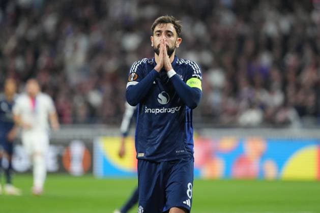 Bruno Fernandes of Man Utd reacts to a missed chance Olympique Lyonnais v Manchester United, ManU UEFA Europa League, Quarter Final, First Leg, Football, Groupama Stadium, Lyon, France - 10 Apr 2025 EDITORIAL USE ONLY No use with unauthorised audio, video, data, fixture lists, club league logos or live services. Online in-match use limited to 120 images, no video emulation. No use in betting, games or single club league player publications. Copyright: xDavexWinter Shutterstockx 15243617aj