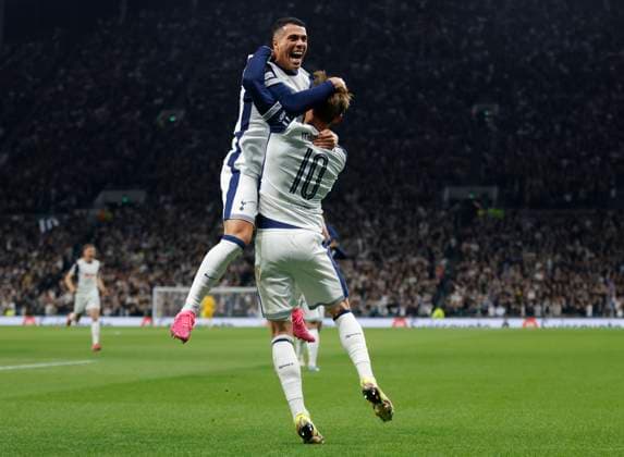 Tottenham Hotspur v Eintracht Frankfurt - UEFA Europa League 2024 25 Quarter Final First Leg Pedro Porro and James Maddison of Tottenham Hotspur celebrate equalizing goal during the UEFA Europa League 2024 25 Quarter Final First Leg match between Tottenham Hotspur and Eintracht Frankfurt at Tottenham Hotspur Stadium on April 10, 2025 in London, England. London Tottenham Hotspur Stadium England United Kingdom Copyright: xNigelxFrench Sportsphoto APLx 14125020