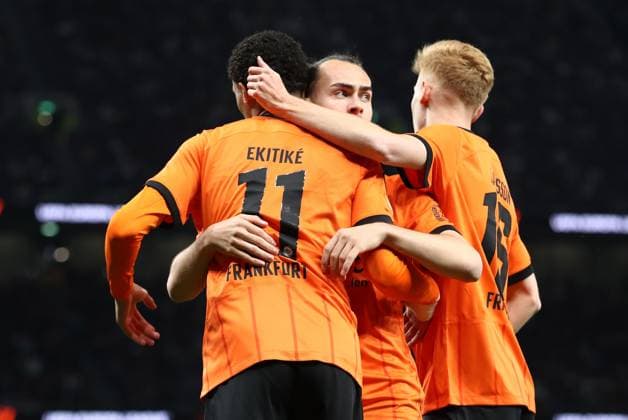 10 04 2025, xtgx, Football Europa League 1 4 Final, Tottenham Hotspur Eintracht Frankfurt v l Hugo Ekitike Eintracht Frankfurt celebrate the goal, Der Torjubel zum 0 1, Arthur Theate Eintracht Frankfurt , Hugo Larsson Eintracht Frankfurt DFL DFB REGULATIONS PROHIBIT ANY USE OF PHOTOGRAPHS as IMAGE SEQUENCES and or QUASI VIDEO London