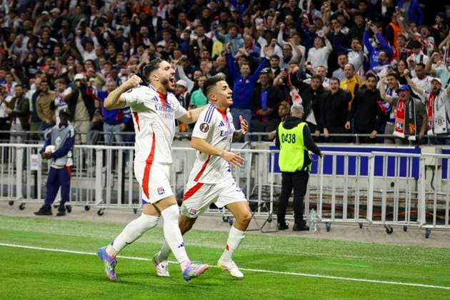 Olympique Lyonnais v Manchester United, ManU FC Thiago Almada scores a GOAL 1-0 and celebrates during the Olympique Lyonnais v Manchester United FC UEFA Quarter-Final 1st leg match at the OL Stadium, Lyon, France on 10 April 2025 Credit: Phil Duncan Every Second Media Editorial use only. All images are copyright Every Second Media Limited. No images may be reproduced without prior permission. Copyright: xIMAGO EveryxSecondxMediax ESM-1408-0012 PhilxDuncanx xEveryxSecondxMediax