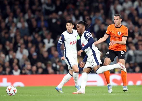 10 04 2025, xtgx, Football Europa League 1 4 Final, Tottenham Hotspur Eintracht Frankfurt v l Destiny Udogie Tottenham Hotspur , Ellyes Skhiri Eintracht Frankfurt DFL DFB REGULATIONS PROHIBIT ANY USE OF PHOTOGRAPHS as IMAGE SEQUENCES and or QUASI VIDEO London