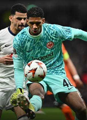 LONDON, ENGLAND - APRIL 10: Kaua Santos of Eintracht Frankfurt during the UEFA Europa League 2024 25 Quarter Final First Leg match between Tottenham Hotspur and Eintracht Frankfurt at Tottenham Hotspur Stadium on April 10, 2025 in London, England. Photo by Sebastian Frej Tottenham Hotspur v Eintracht Frankfurt - UEFA Europa League 2024 25 Quarter Final First Leg Copyright: xSebastianxFrejx