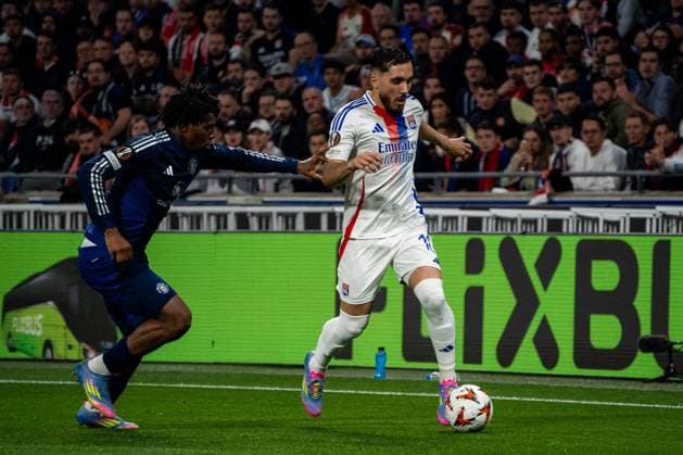 OL - Manchester United, ManU au Groupama Stadium à Décines-Charpieu le 10 avril 2025. Nicolas Liponne MAXPPP - Décines-Charpieu 10 04 2025 Match entre l Olympique Lyonnais et Manchester United pour le quart de finale aller de la ligue Europa au Groupama Stadium de Lyon, à Décines-Charpieu le 10 avril 2025. Match between Olympique Lyonnais and Manchester United for the first leg of the Europa League quarter-final at Lyon s Groupama Stadium in Décines-Charpieu on April 10, 2025. Décines-Charpieu Auvergne-Rhône-Alpes FRANCE  Copyright: xMAXPPPxNicolasxLiponnex NLP202504104804 NLP202504104804