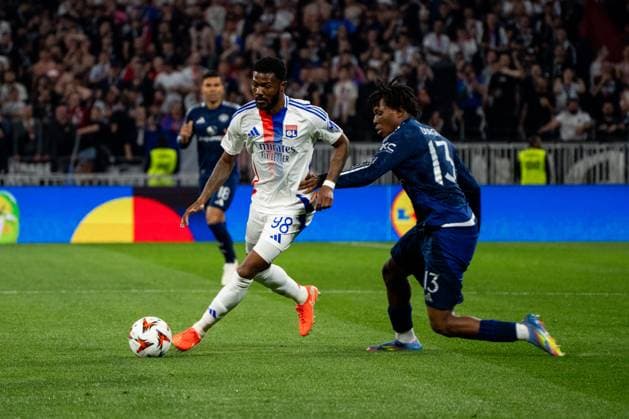 OL - Manchester United, ManU au Groupama Stadium à Décines-Charpieu le 10 avril 2025. Nicolas Liponne MAXPPP - Décines-Charpieu 10 04 2025 Match entre l Olympique Lyonnais et Manchester United pour le quart de finale aller de la ligue Europa au Groupama Stadium de Lyon, à Décines-Charpieu le 10 avril 2025. Match between Olympique Lyonnais and Manchester United for the first leg of the Europa League quarter-final at Lyon s Groupama Stadium in Décines-Charpieu on April 10, 2025. Décines-Charpieu Auvergne-Rhône-Alpes FRANCE  Copyright: xMAXPPPxNicolasxLiponnex NLP202504104808 NLP202504104808