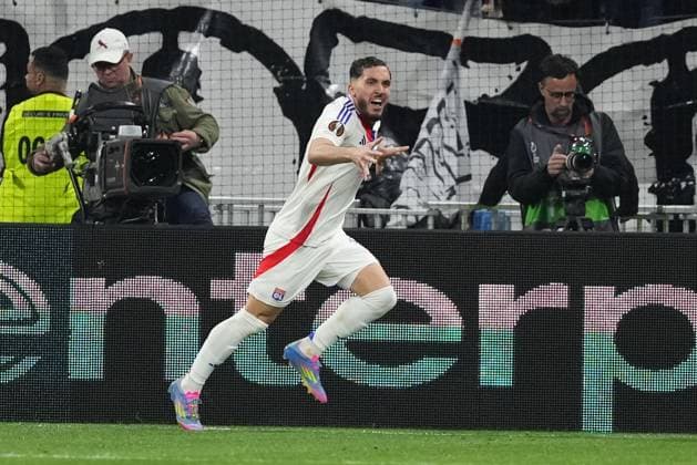 Rayan Cherki of Lyon makes it 2-2 in added time Olympique Lyonnais v Manchester United, ManU UEFA Europa League, Quarter Final, First Leg, Football, Groupama Stadium, Lyon, France - 10 Apr 2025 EDITORIAL USE ONLY No use with unauthorised audio, video, data, fixture lists, club league logos or live services. Online in-match use limited to 120 images, no video emulation. No use in betting, games or single club league player publications.  Copyright: xDavexWinter Shutterstockx 15243617dc