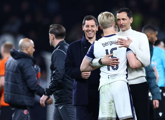 Lucas Bergvall of Tottenham Hotspur seen with Dino Toppmoller manager of Eintracht Frankfurt after the match Tottenham Hotspur v Eintracht Frankfurt, UEFA Europa League, Quarter Final, First Leg, Football, Tottenham Hotspur Stadium, London, UK - 10 Apr 2025 EDITORIAL USE ONLY No use with unauthorised audio, video, data, fixture lists, club league logos or live services. Online in-match use limited to 120 images, no video emulation. No use in betting, games or single club league player publications.  Copyright: xMichaelxZemanek Shutterstockx 15243632bl