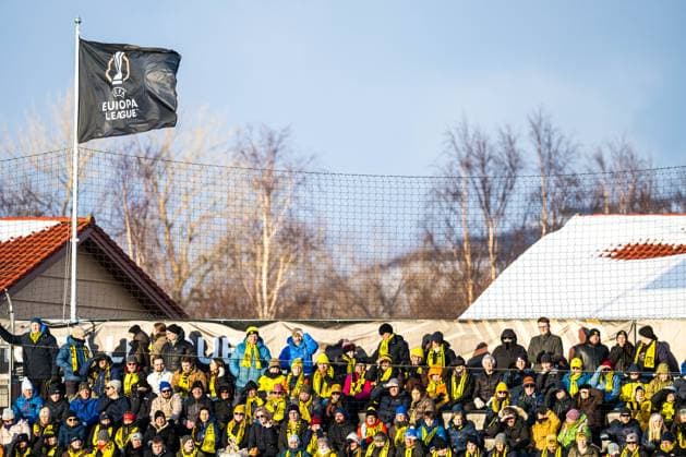 250410 Spectators in the stands at Aspmyra Stadion during the UEFA Europa League quarter final football match between Bodo Glimt and Lazio on April 10, 2025 in Bodo Photo Marius Simensen BILDBYRAN COP 238 bbeng bodo bodo glimt football fotball fotboll kvartfinale lazio quarter final soccer uefa europa league  Copyright: MARIUSxSIMENSEN BB250410ZQ018