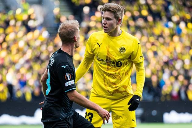 250410 Gustav Isaksen of Lazio and Jens Petter Hauge of Bodo Glimt during the UEFA Europa League quarter final football match between Bodo Glimt and Lazio on April 10, 2025 in Bodo Photo Marius Simensen BILDBYRAN COP 238 bbeng bodo bodo glimt football fotball fotboll kvartfinale lazio quarter final soccer uefa europa league  Copyright: MARIUSxSIMENSEN BB250410ZN021