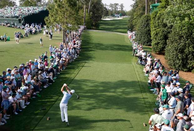 Justin Rose of England tees off on the 18th hole during the first round of the Masters golf tournament at Augusta National Golf Club in Augusta, Georgia, on Thursday, April 10, 2025.  AUG20250410651 TANNENxMAURY