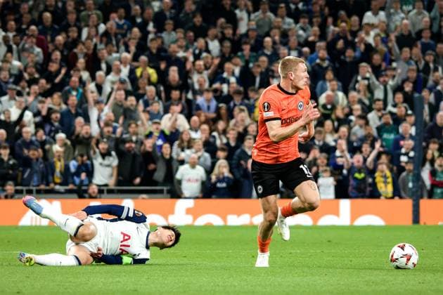 London, England, April 10 2025: Rasmus Kristensen (13 Eintracht Frankfurt) and Heung-Min Son (7 Tottenham Hotspur) in action during the UEFA Europa League game between Tottenham Hotspur and Eintracht Frankfurt at Tottenham Hotspur Stadium in London, England. (Pedro Porru SPP) Copyright: xPedroxPorrux xSPPx spp-en-PePoSp-4F8A3115_DxO