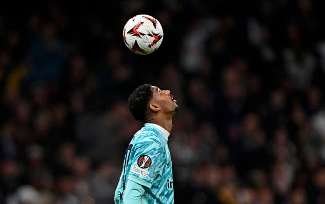 Tottenham Hotspur V Eintracht Frankfurt, Europa League. Kaua Santos (Frankfurt, goalkeeper) juggles the ball during the Tottenham Hotspur V Eintracht Frankfurt UEFA Europa Conference League quarter-final match at the Tottenham Hotspur Stadium, London. Tottenham Tottenham Hotspur Stadium UK Copyright: xMartinxDaltonx Spurs_v_Frankfurt_100425_MD_057
