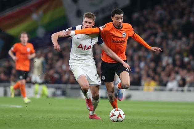Micky van de Van of Tottenham Hotspur and Hugo Ekitike of Eintracht Frankfurt fight for the ball Tottenham Hotspur v Eintracht Frankfurt, Football, UEFA Europa League, Tottenham Hotspur Stadium, London, UK - 10 04 2025 Editorial use only  Copyright: xAnthonyxHanc Shutterstockx 15247844af