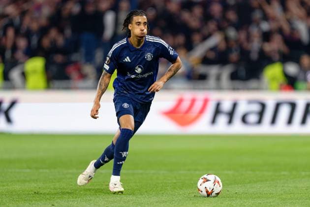 Lyon, France, April 10 2025 : Leny Yoro (15 Manchester United, ManU in action (close up) during the UEFA Europa League game between Olympique Lyonnais and Manchester United at Groupama Stadium in Lyon, France (Giuseppe Velletri SPP) Copyright: xGiuseppexVelletrix xSPPx spp-en-GiVeSp-DZ9_4861