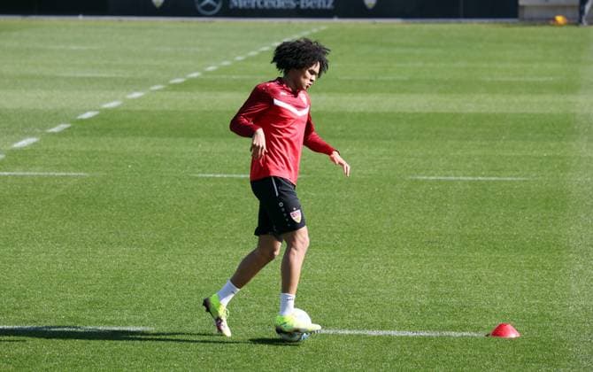 09 04 25 VfB Stuttgart Training Germany, Stuttgart, 09 04 2025, Football, Bundesliga, VfB Stuttgart Training Anrie Chase