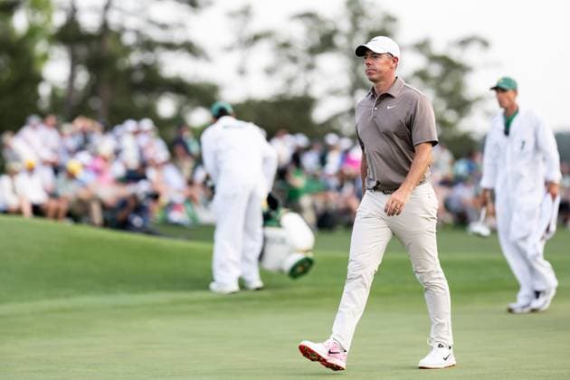 250410 Rory McIlroy of Northern Ireland walks of the 18th green after the first round of the 2025 Masters Golf Tournament on April 10, 2025 in Augusta Photo Petter Arvidson BILDBYRAN kod PA PA1007 bbeng golf masters the masters augusta us masters depp  Copyright: PETTERxARVIDSON BB250410PA145