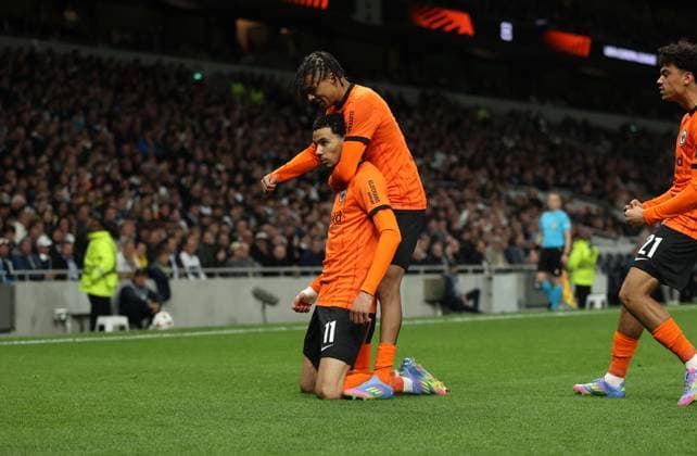 10 04 2025, Football UEFA Europa League quarter-final first leg, Tottenham Hotspur Eintracht Frankfurt, emonline, emspor, v l , Goal celebration to 0 1 by Hugo Ekitike Eintracht Frankfurt , Jean Matteo Bahoya Eintracht Frankfurt , Goal celebration, celebrate the goal DFL DFB REGULATIONS PROHIBIT ANY USE OF PHOTOGRAPHS AS IMAGE SEQUENCES AND OR QUASI VIDEO xdcx Copyright: HMBxMedia Claus