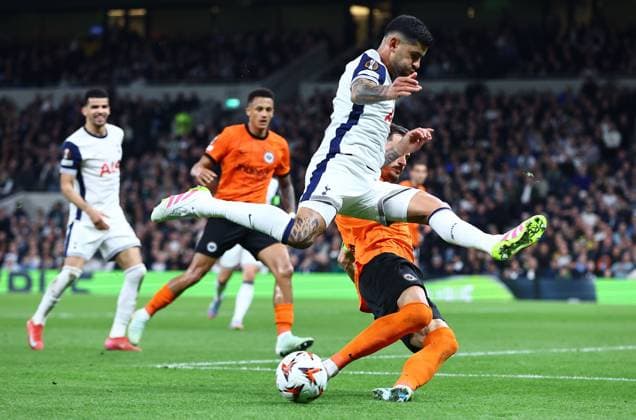 Cristian Romero of Tottenham Hotspur is challenged by Robin Koch of Eintracht Frankfurt Tottenham Hotspur v Eintracht Frankfurt, UEFA Europa League, Quarter Final, First Leg, Football, Tottenham Hotspur Stadium, London, UK - 10 Apr 2025 EDITORIAL USE ONLY No use with unauthorised audio, video, data, fixture lists, club league logos or live services. Online in-match use limited to 120 images, no video emulation. No use in betting, games or single club league player publications. Copyright: xMichaelxZemanek Shutterstockx 15243632cw