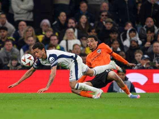 Tottenham Hotspur Stadium London, England - 2025 April 10th: Tottenham Hotspur s Brennan Johnson (left) is fouled by Eintracht Frankfurt s Hugo Ekitike (right) during the UEFA Europa League - Quarter-finals 2024 25 match between Tottenham Hotspur v Eintracht Frankfurt at the Tottenham Hotspur Stadium on April 10th, 2025 in London, England. (David Horton SPP) Copyright: xDavidxHorton SPPx spp-en-DaHo-SPP_038_Tottenham_v_Eintracht Frankfurt