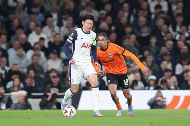 10 04 2025, xtgx, Football UEFA Europa League, Tottenham Hotspur Eintracht Frankfurt, v l Heung Min Son Tottenham, 7 , Jean Matteo Bahoya Frankfurt, 19 DFL DFB REGULATIONS PROHIBIT ANY USE OF PHOTOGRAPHS as IMAGE SEQUENCES and or QUASI VIDEO London