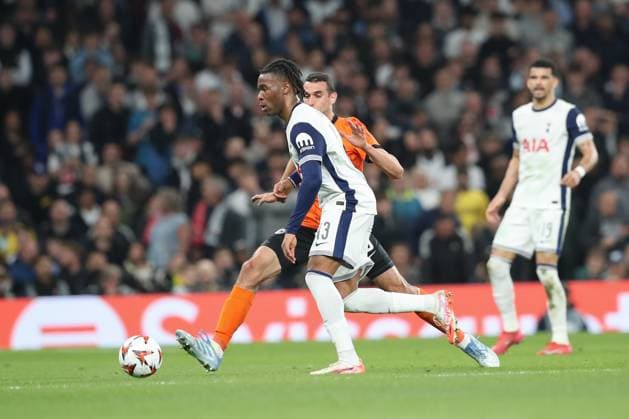10 04 2025, xtgx, Football UEFA Europa League, Tottenham Hotspur Eintracht Frankfurt, v l Destiny Udogie Tottenham, 13 , Ellyes Shkiri Frankfurt, 15 DFL DFB REGULATIONS PROHIBIT ANY USE OF PHOTOGRAPHS as IMAGE SEQUENCES and or QUASI VIDEO London