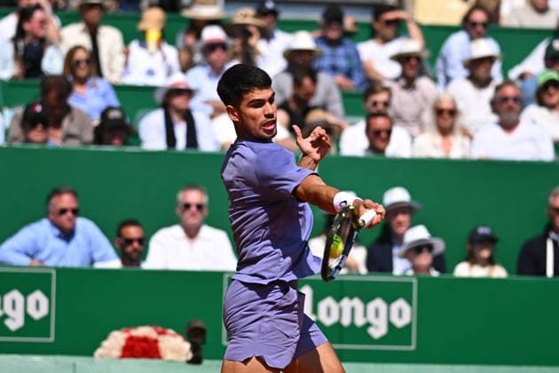 Monaco Rolex Masters - Monte Carlo Carlos Alcaraz (ESP) during his third round at the Monaco Tennis Rolex Masters in Monte Carlo, on April, 10, 2025. Photo by Corinne Dubreuil ABACAPRESS.COM Monaco Monaco  Copyright: xDubreuilxCorinne ABACAx