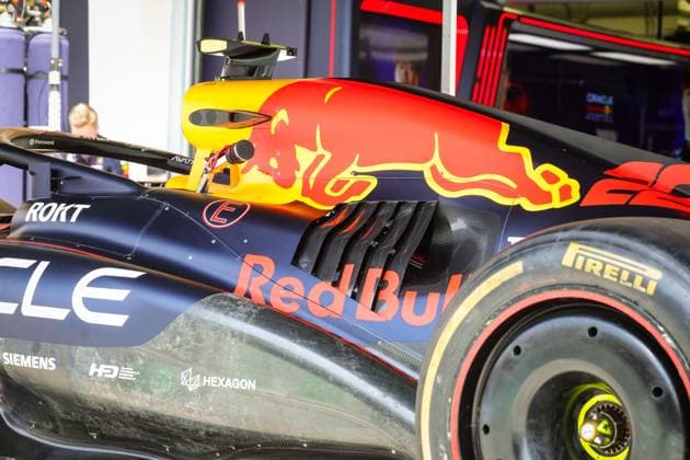 F1 - BAHRAIN GRAND PRIX 2025 Red Bull Racing RB21, mechanical detail of the cooling louvres during the Formula 1 Gulf Bahrain Grand Prix 2025, 4th round of the 2025 FIA Formula One World Championship, WM, Weltmeisterschaft from April 11 to 13, 2025 on the Bahrain International Circuit, in Sakhir, Bahrain - SakhirBahrain  Copyright: xFLORENTxGOODENx