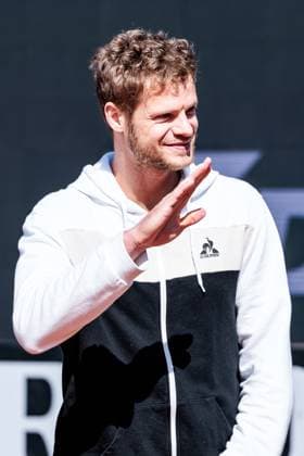 BMW Open Munich ATP 500 Opening Press Conference 11 04 2025 Yannick Hanfmann Germany waves BMW Open by Bitpanda Munich ATP 500 Opening Press Conference, Munich, MTTC Iphitos on 11 04 2025 Copyright: xBEAUTIFULxSPORTS Wunderlx