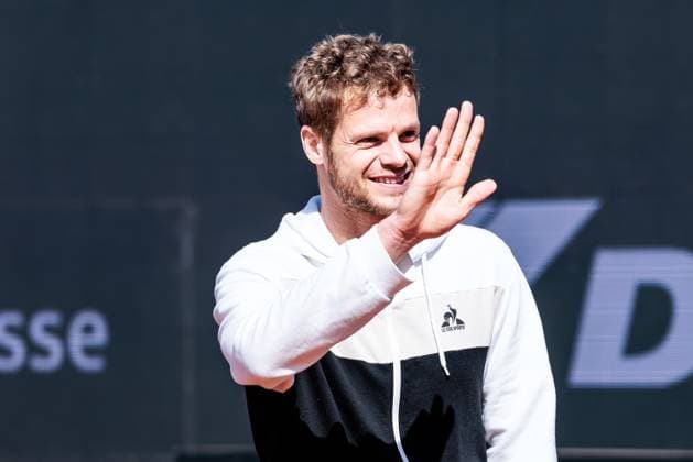 BMW Open Munich ATP 500 Opening Press Conference 11 04 2025 Yannick Hanfmann Germany waves BMW Open by Bitpanda Munich ATP 500 Opening Press Conference, Munich, MTTC Iphitos on 11 04 2025 Copyright: xBEAUTIFULxSPORTS Wunderlx