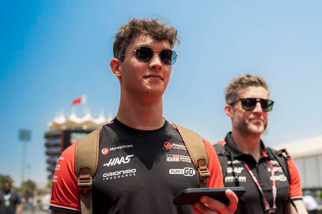 Formula 1 Gulf Air Bahrain Grand Prix 2025 Alexis Perrin OVERTAKE MAXPPP - Sakhir 11 04 2025 87 BEARMAN Oliver (gbr), Haas F1 Team, portrait during the Formula 1 Gulf Air Bahrain Grand Prix 2025, the 4th round of the 2025 FIA Formula 1 World Championship, WM, Weltmeisterschaft on the Bahrain International Circuit from April 10 to 13, 2025, in Sakhir, Bahrain Sakhir Bahrain  Copyright: xOVERTAKE MAXPPPxAlexisxPerrinx OVT202504115822 OVT202504115822