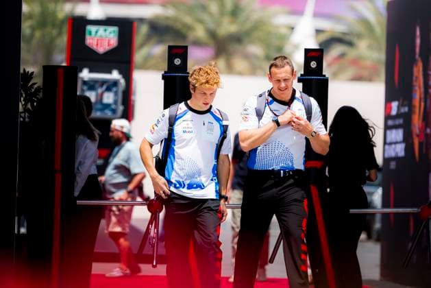 Formula 1 Gulf Air Bahrain Grand Prix 2025 Alexis Perrin OVERTAKE MAXPPP - Sakhir 11 04 2025 30 LAWSON Liam (nld), Racing Bulls, portrait during the Formula 1 Gulf Air Bahrain Grand Prix 2025, the 4th round of the 2025 FIA Formula 1 World Championship, WM, Weltmeisterschaft on the Bahrain International Circuit from April 10 to 13, 2025, in Sakhir, Bahrain Sakhir Bahrain  Copyright: xOVERTAKE MAXPPPxAlexisxPerrinx OVT202504115828 OVT202504115828