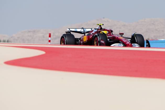 Lewis Hamilton Scuderia Ferrari HP, Great Britain, 44 in SF 25, BAH, Formula 1 World Championship, Gulf Air Grand Prix of Bahrain, Bahrain International Circuit, Free Practice, 2025 season, 11 04 2025 BAH, Formula 1 World Championship, Gulf Air Grand Prix of Bahrain, Bahrain International Circuit, Free Practice, 2025 season, 11 04 2025 Sakhir Copyright: xEibner-Pressefoto Memmlerx EP_MMR
