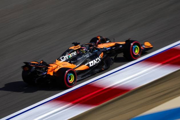 F1 - BAHRAIN GRAND PRIX 2025 81 PIASTRI Oscar (aus), McLaren F1 Team MCL39, action during the Formula 1 Gulf Bahrain Grand Prix 2025, 4th round of the 2025 FIA Formula One World Championship, WM, Weltmeisterschaft from April 11 to 13, 2025 on the Bahrain International Circuit, in Sakhir, Bahrain - SakhirBahrain  Copyright: xFLORENTxGOODENx