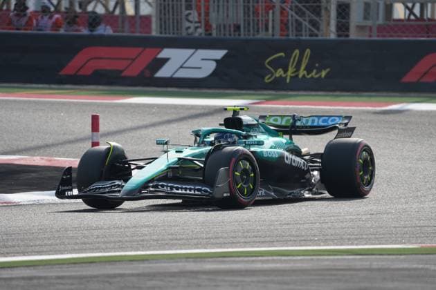 11 04 2025, Bahrain International Circuit, Sakhir, Formula 1 Gulf Air Bahrain Grand Prix 2025 ,in the picture Filipe Drugovich BRA , Aston Martin Aramco Cognizant Formula One Team Photo by Hasan Bratic DeFodi Images