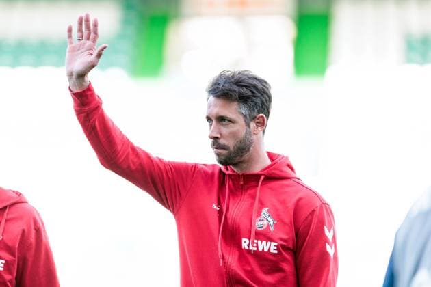 2 Fußball Bundesliga SpVgg Greuther Fürth 1 FC Köln 11 04 2025 Mark Uth 1 FC Köln, 13 waves during the pitch inspection 2 Fußball Bundesliga, SpVgg Greuther Fürth 1 FC Köln, Fürth, Sportpark Ronhof Thomas Sommer am 11 04 2025 DFL REGULATIONS PROHIBIT ANY USE OF PHOTOGRAPHS AS IMAGE SEQUENCES AND OR QUASI VIDEO Copyright: xBEAUTIFULxSPORTS Wunderlx
