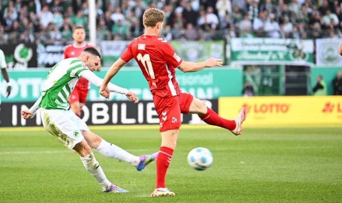 11 04 2025 Soccer Season 2024 2025 2 Soccer Bundesliga 29 Matchday SpVgg Greuther Fürth Kleeblatt 1 FC Köln FCK Sportfoto Zink xwoxzix DFL regulations prohibit any use of photographs as image sequences and or quasi video only for editorial use Branimir Hrgota 10, SpVgg Greuther Fürth Florian Kainz 11, FC Köln