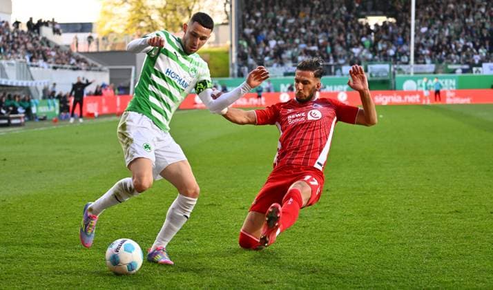 11 04 2025 Soccer Season 2024 2025 2 Soccer Bundesliga 29 Matchday SpVgg Greuther Fürth Kleeblatt 1 FC Köln FCK Sportfoto Zink xwoxzix DFL regulations prohibit any use of photographs as image sequences and or quasi video only for editorial use Branimir Hrgota 10, SpVgg Greuther Fürth Leart Paqarada 17, FC Köln