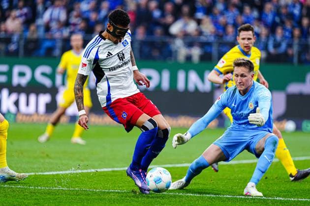 GER, Hamburger SV vs Eintracht Braunschweig, Football, Bundesliga 2, Matchday 29, Season 2024 2025, 11 04 2025 DFL REGULATES PROHIBIT ANY USE OF PHOTOGRAPHS AS IMAGE SEQUENCES AND OR QUASI VIDEO GER, Hamburger SV vs Eintracht Braunschweig, Football, Bundesliga 2, Matchday 29, Season 2024 2025, 11 04 2025 Hamburg Copyright: xEibner-Pressefoto MarcelxvonxFehrnx EP_MFN