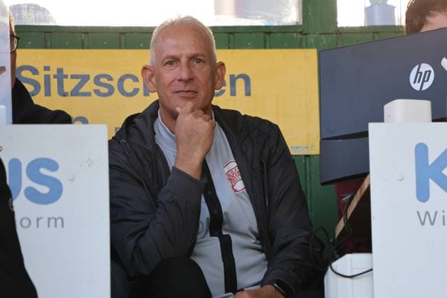11 04 2025, Football, Men, Regionalliga Südwest, Season 2024 2025, FC 08 Homburg Kickers Offenbach, Coach Christian Neidhart Kickers Offenbach Homburg Waldstadion Saarland Germany EN Copyright: xSebastianxBachx