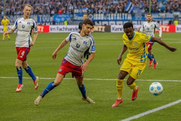 Daniel Elfadli HSV 29 Richmond Tachie Braunschweig Germany , Hamburg , Volksparkstadion , Football , 2 Bundesliga , Hamburger SV Eintracht Braunschweig
