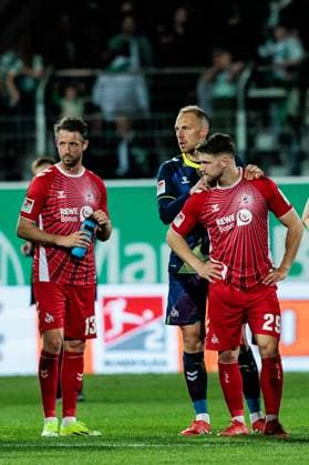 2 Soccer Bundesliga SpVgg Greuther Fürth 1 FC Köln 11 04 2025 Marvin Schwäbe 1 FC Köln, 1 tries to comfort Jan Thielmann 1 FC Köln, 29 2 Soccer Bundesliga, SpVgg Greuther Fürth 1 FC Köln, Fürth, Sportpark Ronhof Thomas Sommer on 11 04 2025 DFL REGULATIONS PROHIBIT ANY USE OF PHOTOGRAPHS AS IMAGE SEQUENCES AND OR QUASI VIDEO Copyright: xBEAUTIFULxSPORTS Wunderlx