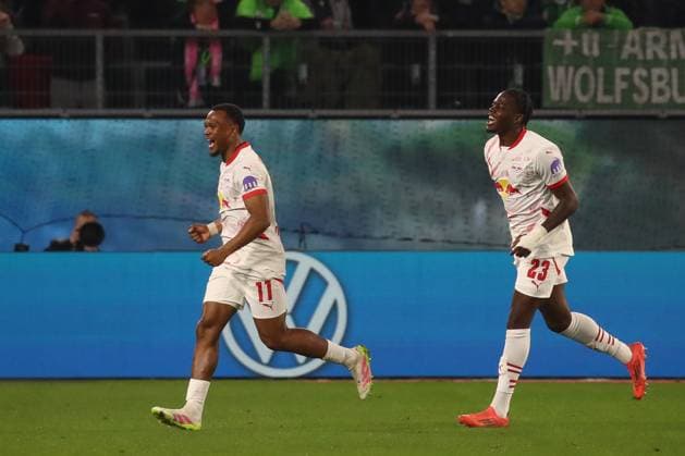 11 04 2025, xgox, Fussball 1 Bundesliga, VfL Wolfsburg RB Leipzig emspor, v l Lois Openda Leipzig, 11 Jubel, Torjubel, jubelt ueber das Tor, celebrate the goal, celebration DFL DFB REGULATIONS PROHIBIT ANY USE OF PHOTOGRAPHS as IMAGE SEQUENCES and or QUASI VIDEO Wolfsburg