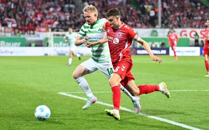 11 04 2025 Soccer Season 2024 2025 2 Soccer Bundesliga 29 Matchday SpVgg Greuther Fürth Kleeblatt 1 FC Köln FCK Sportfoto Zink xwoxzix DFL regulations prohibit any use of photographs as image sequences and or quasi video only for editorial use Jomaine Consbruch 14, SpVgg Greuther Fürth Eric Martel 6, FC Köln