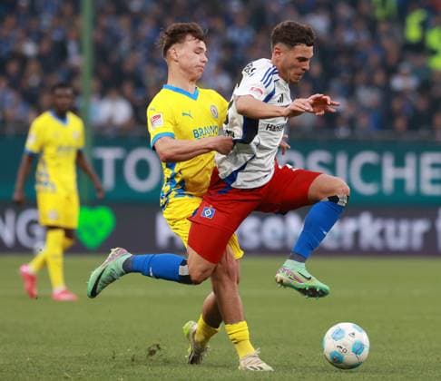 2 Liga Season 2024 2025 29 Matchday 11 04 2025 Hamburger SV Eintracht Braunschweig at Volksparkstadion v l Max Marie Eintracht Braunschweig , William Mikelbrencis Hamburger SV DFL REGULATIONS PROHIBIT ANY USE OF PHOTOGRAPHS AS IMAGE SEQUENCES AND OR QUASI VIDEO