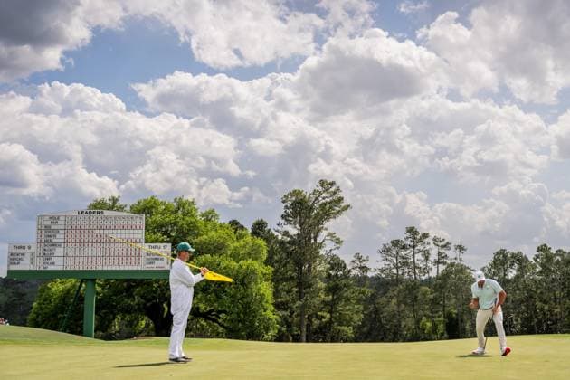 250411 Bryson DeChambeau of the United States celebrates on the 18th green during the second round of the 2025 Masters Golf Tournament on April 11, 2025 in Augusta Photo Petter Arvidson BILDBYRAN kod PA PA1008 bbeng golf masters the masters augusta us masters jubel  Copyright: PETTERxARVIDSON BB250411PA104