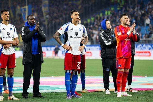 Soccer I Men I Season 2024 2025 I 2 Bundesliga I 29 Matchday I Hamburger SV Eintracht Braunschweig I 11 04 2025 Davie Selke 27, Hamburger SV is disappointed Hamburg Volksparkstadion Hamburg Germany Copyright: xLobecax xHenningxRohlfsx